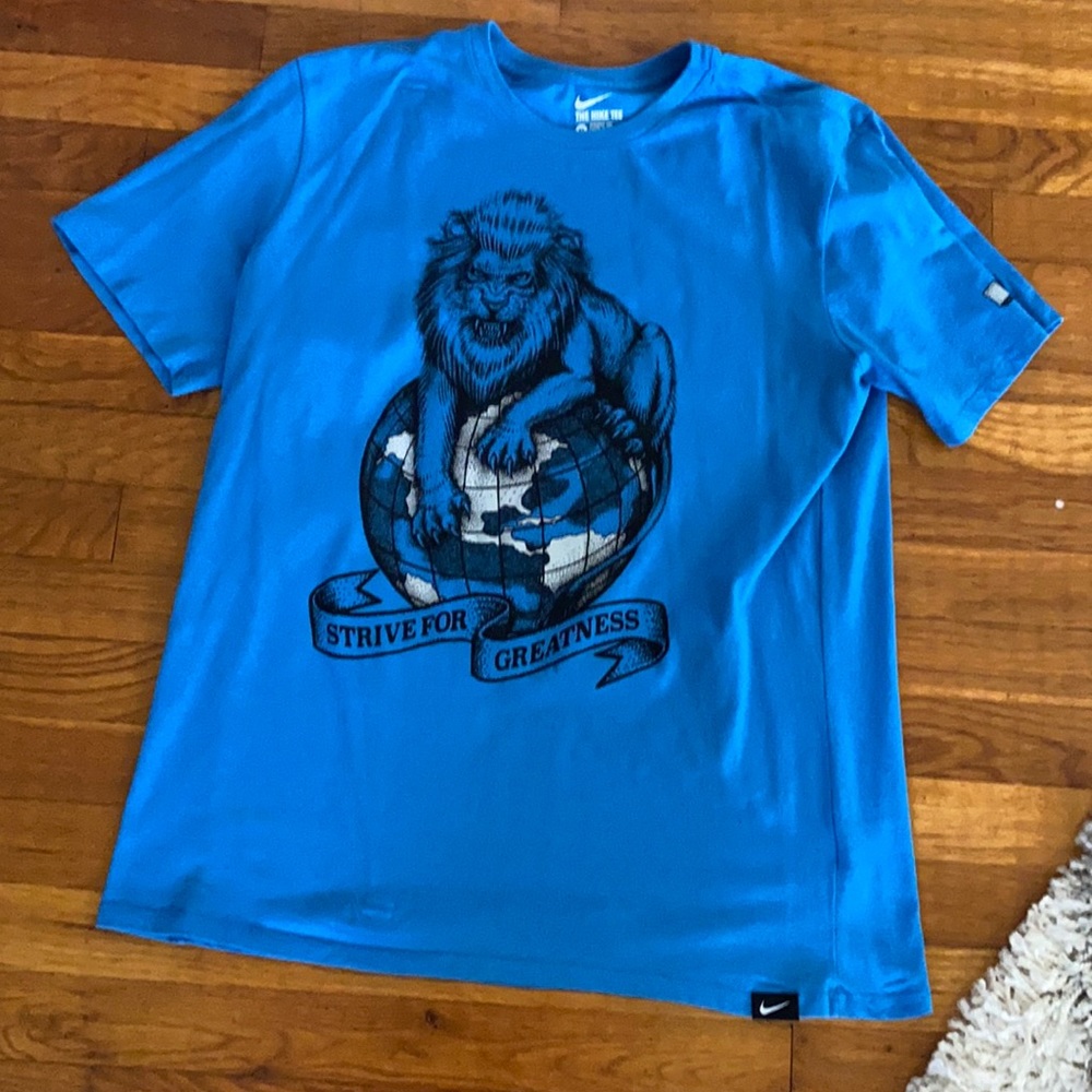 Nike Strive for greatness T shirt